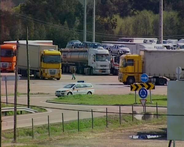 Camiones estacionados en la frontera portuguesa