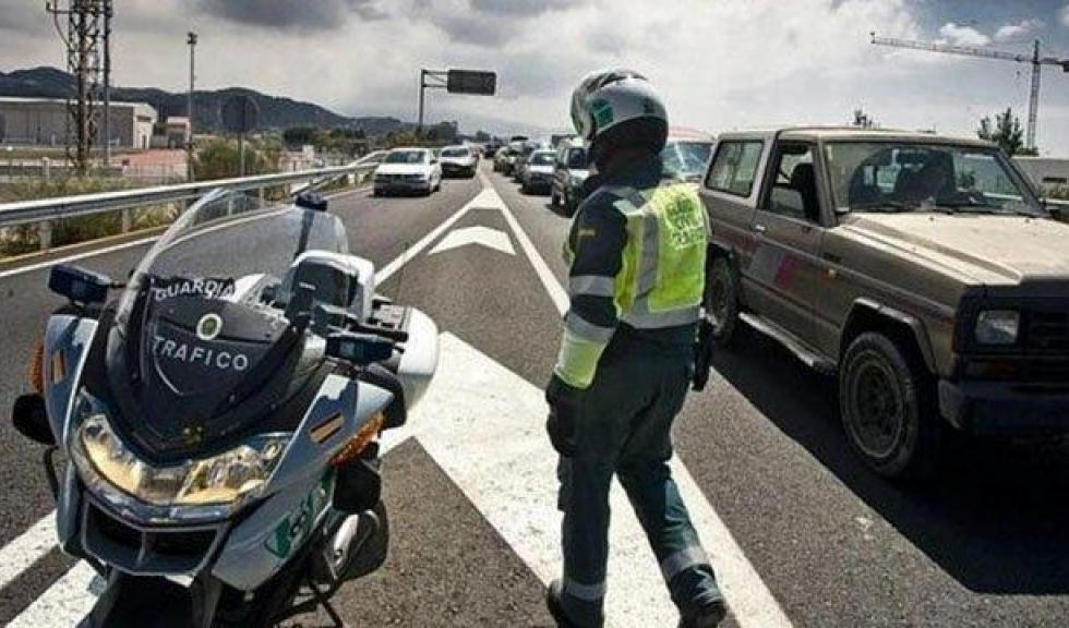 Un agente de la Guardia Civil