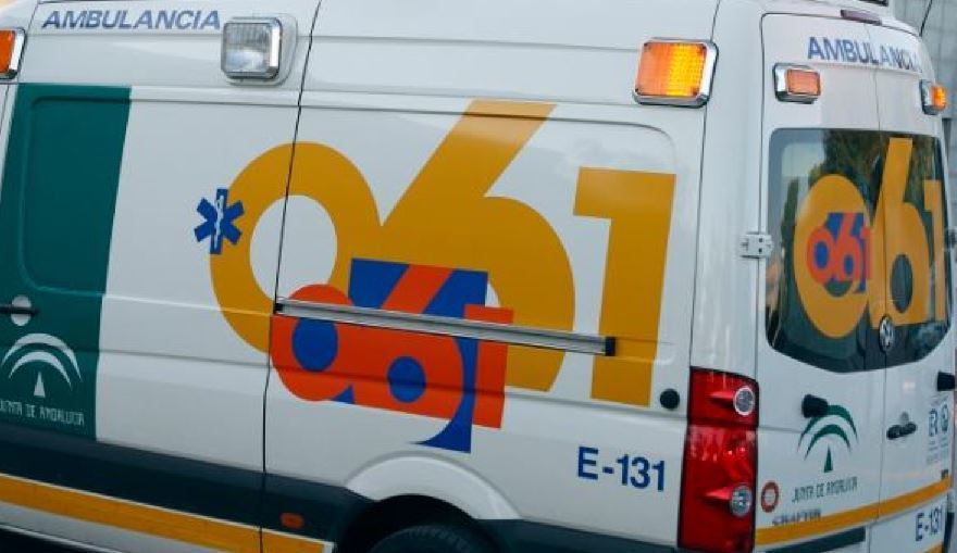 Fallece un motorista al colisionar contra un camión
