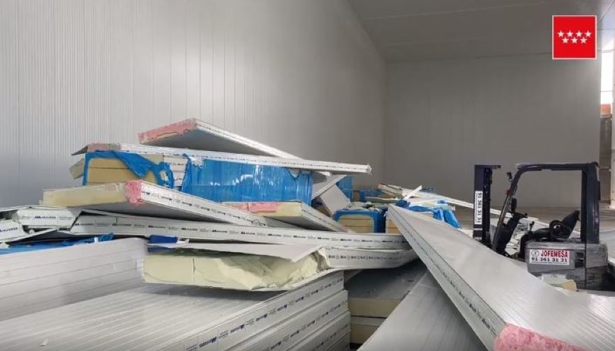 Fallece un trabajador y 2 heridos muy graves al derrumbarse el falso techo de una nave