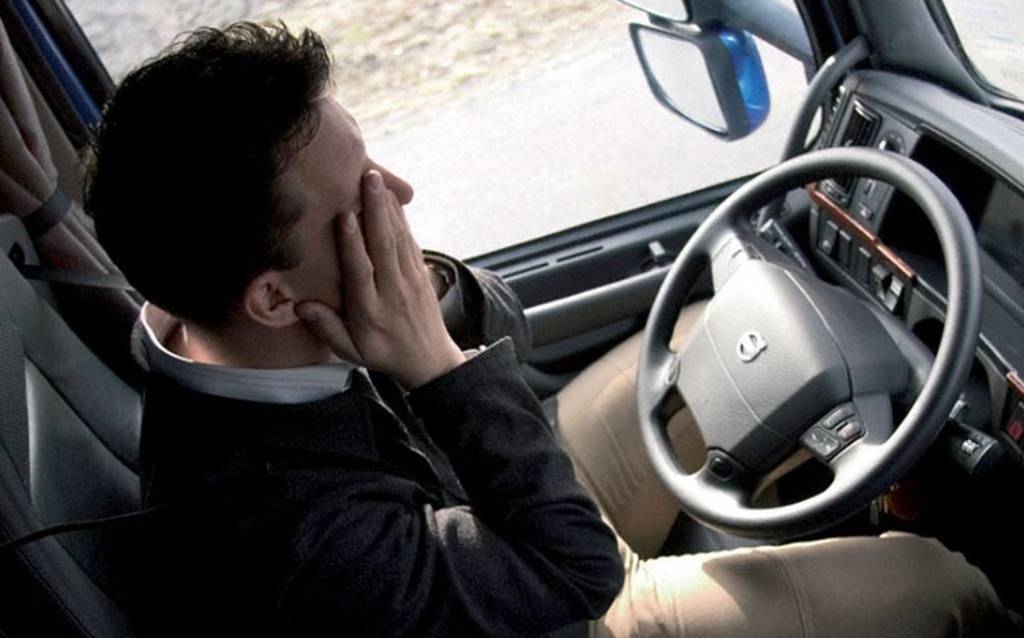Imagen de fatiga al volante y empresas de transporte