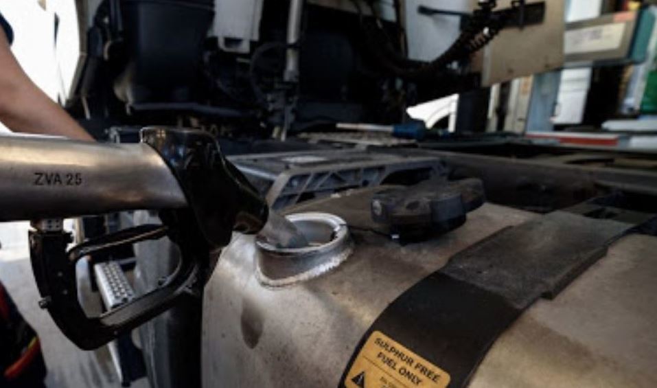 Demanda a las petroleras por pactar precios