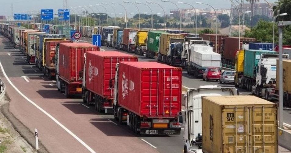 Fenatport llama la atención sobre el riesgo de colapso en los Puertos españoles