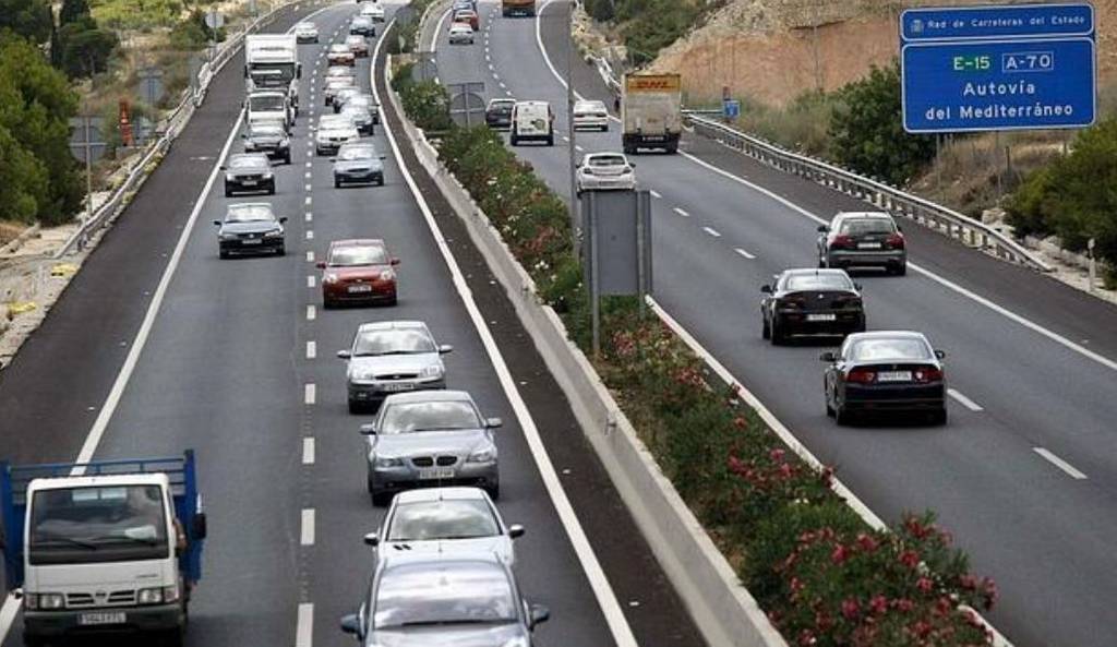 Fin al circular gratis por las autovías en España, el Gobierno introducirá peajes