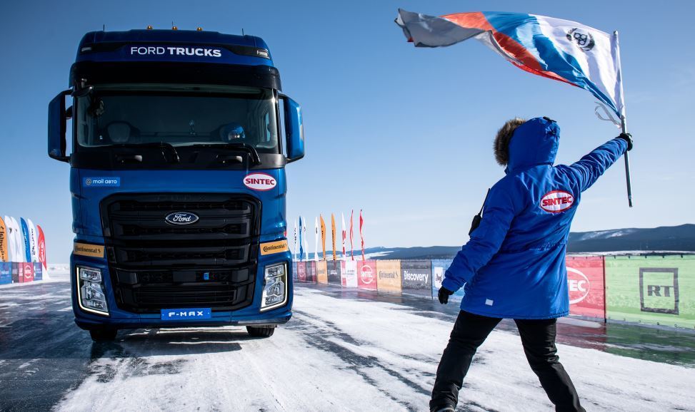 Ford Trucks F-MAX establece un récord de velocidad en el lago Baikal