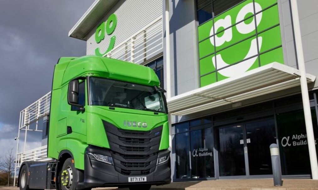 Fraikin entrega 10 tractoras IVECO a GNC al minorista de electrodomésticos AO