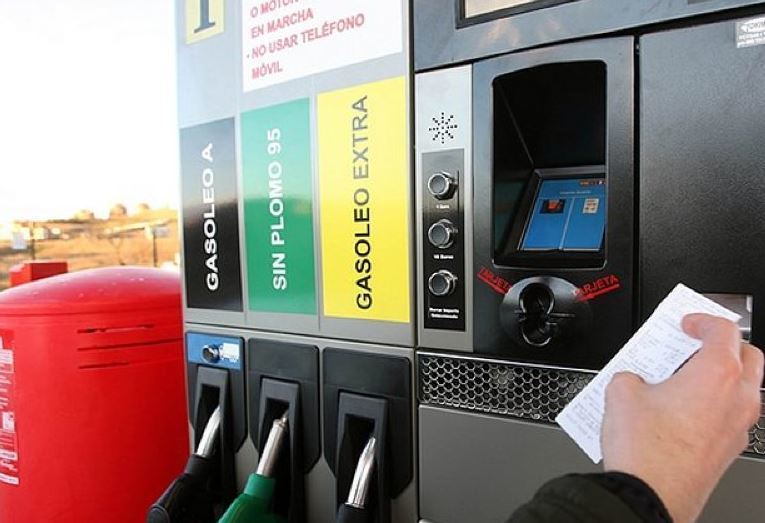 Imagen de una gasolinera sin personal