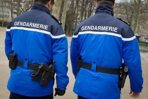 GENDARMESFRANCESES GENDARMESFRANCESES
