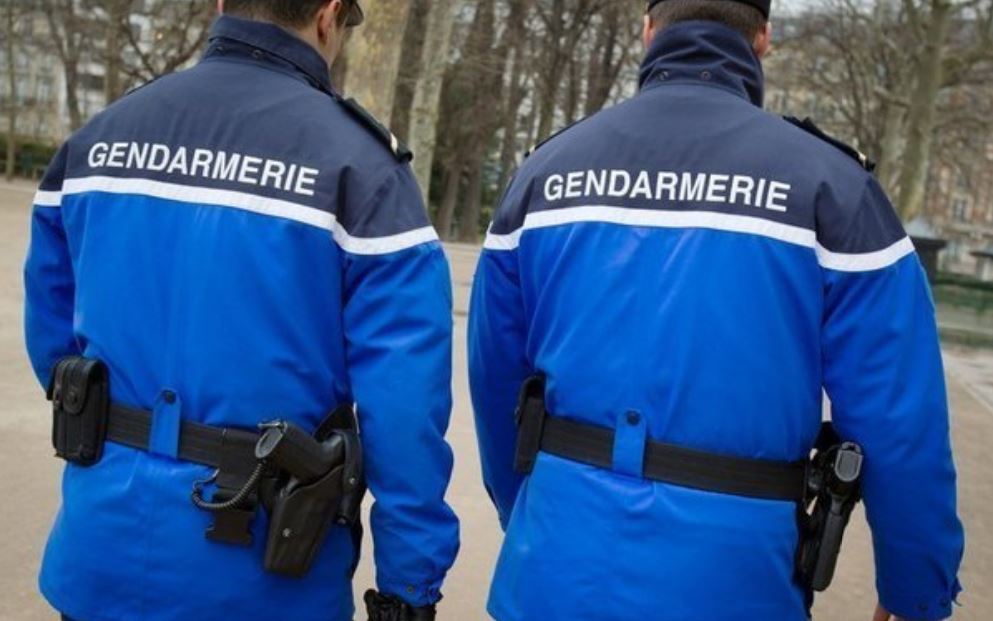 Imagen de gendarmes franceses