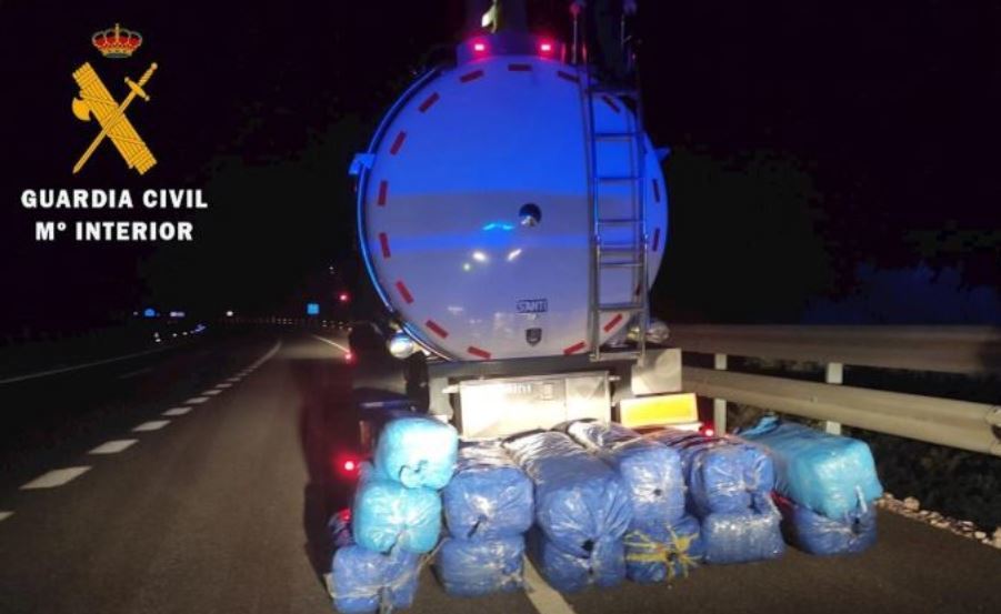Imagen del camión que transportaba la droga