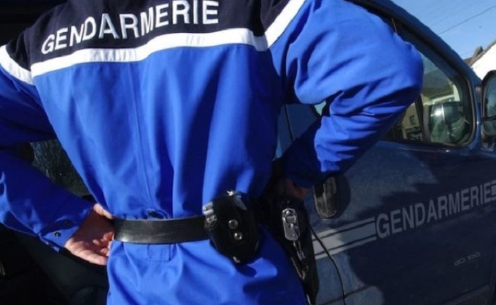 Imagen de un gendarme francés