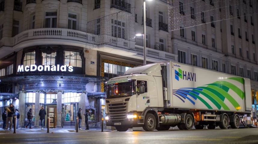 Un camión Scania en McDonald