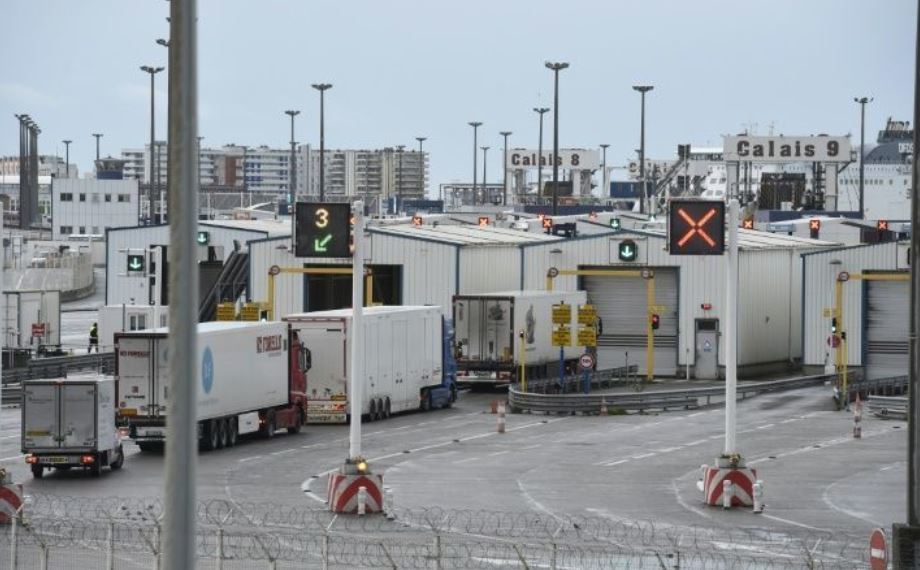 Camioneros en los controles pasaran la Navidad en las carreteras