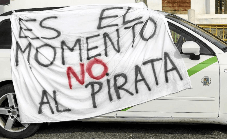 IBIZATAXISPIRATAS.jpg