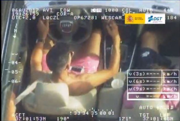 Imagen del conductor captado por las cámaras de un helicóptero de la DGT