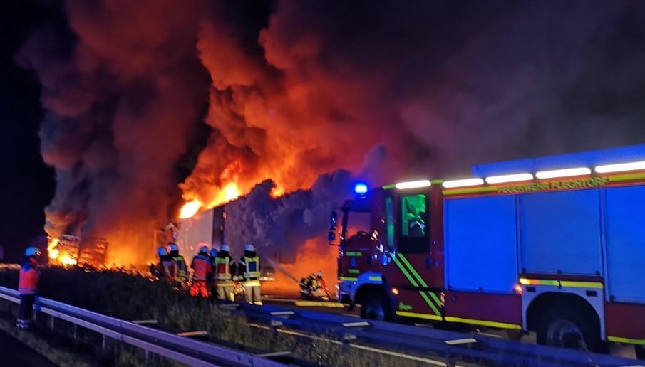 Imagen del incendio de los camiones