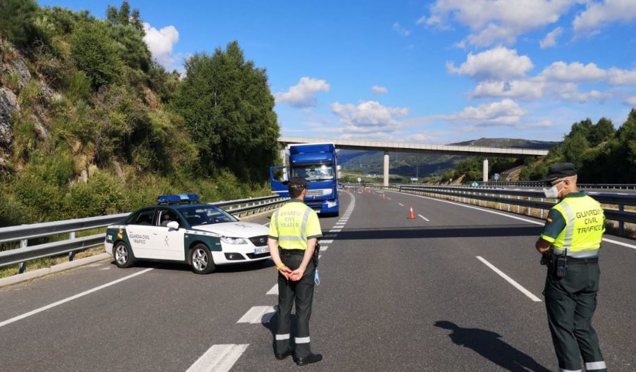 Imagen del camion detenido por la guardia civil