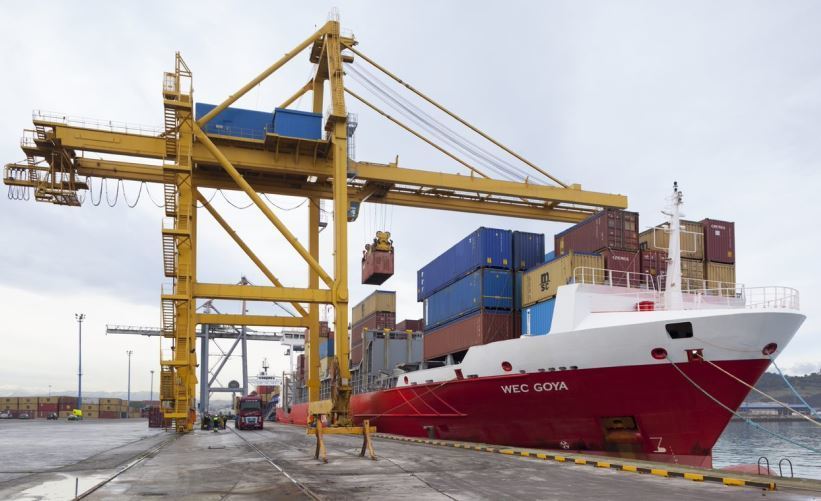 Imagen de la carga de un barco