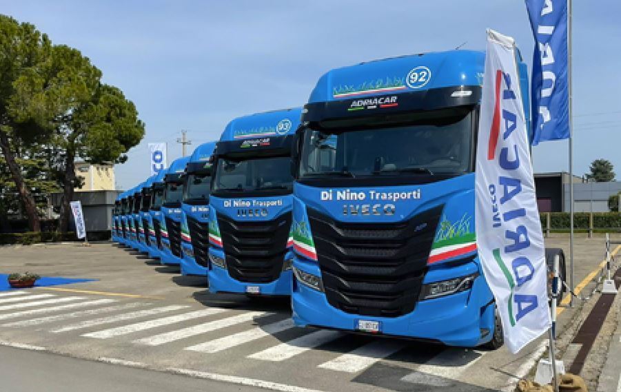 IVECO entrega 10 IVECO S-WAY de gas natural a Di Nino Trasporti