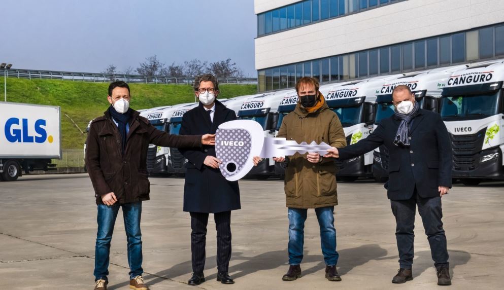 IVECO entregó en Italia 20 IVECO S-WAY 2LNG a Canguro SpA.