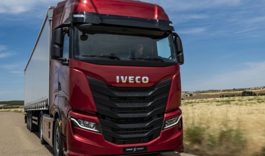 Imagen de IVECO felicita la Navidad a los camioneros.