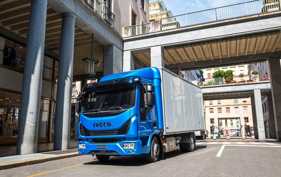 Un camión Iveco a gas Un camión Iveco a gas