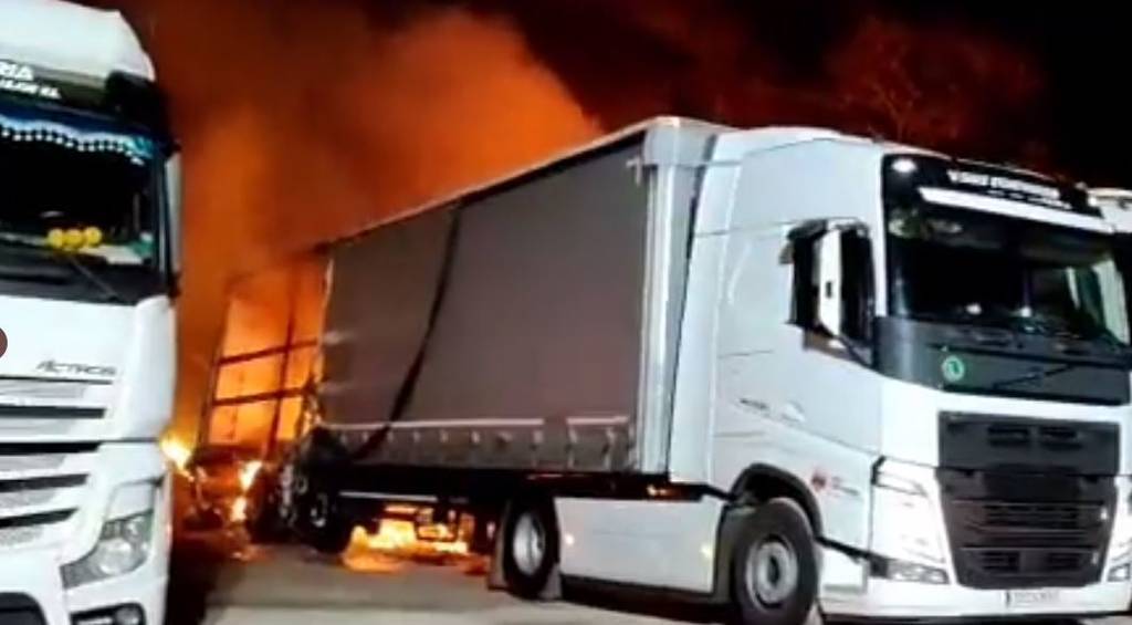 Imagen de El Gobierno condena la "animalada" cometida contra Transportes Victoriano Saiz y ayudará a la empresa