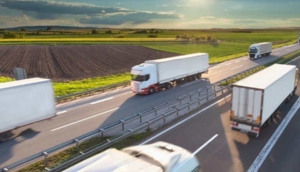 Camiones en una carretera europea