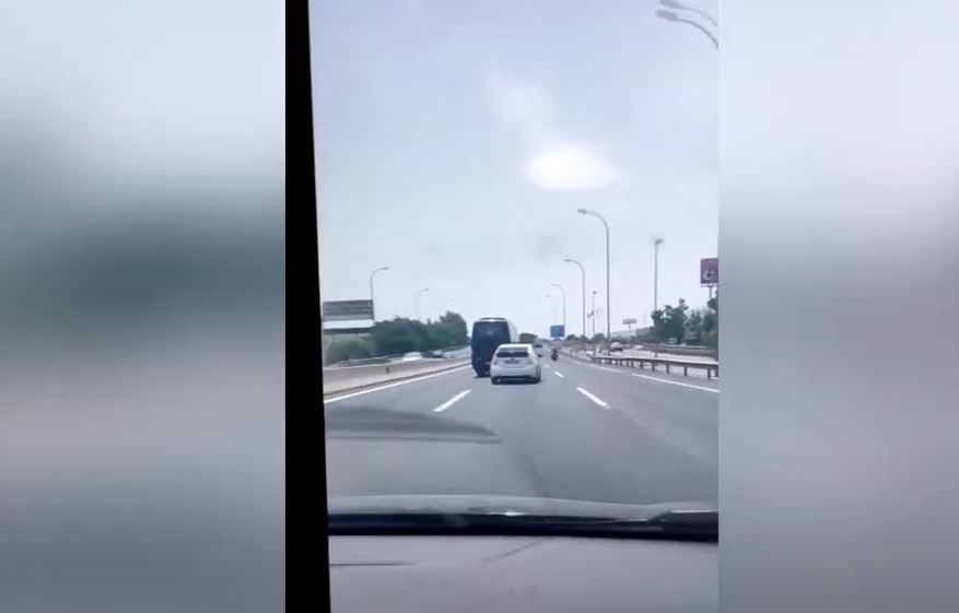 Imagen de Investigados dos conductores por interceptarse mutuamente. Vídeo