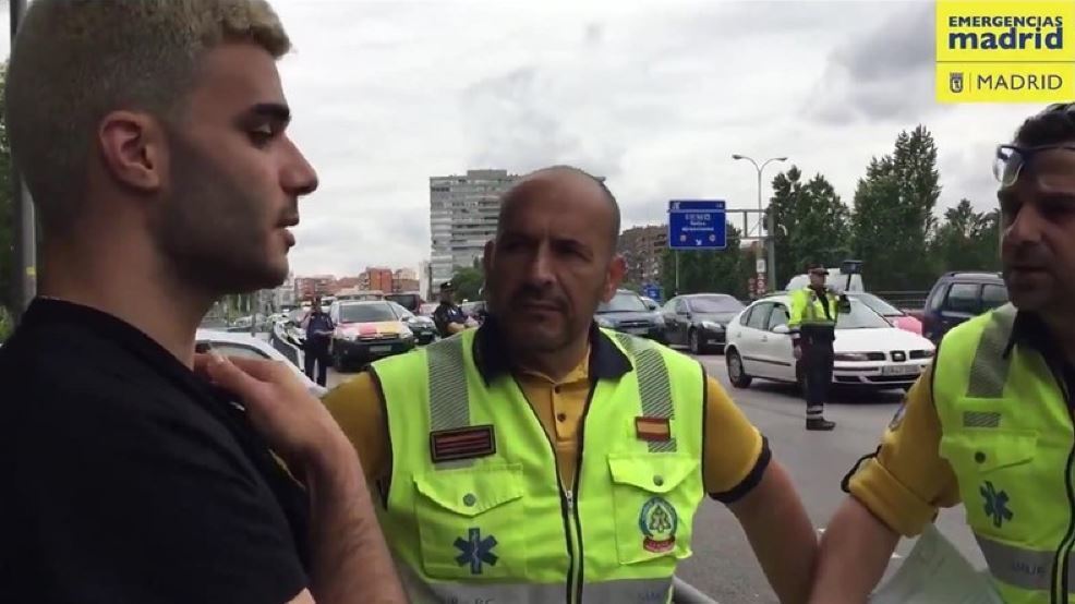 Imagen del joven que ha salvado al conductor que le dió un infarto