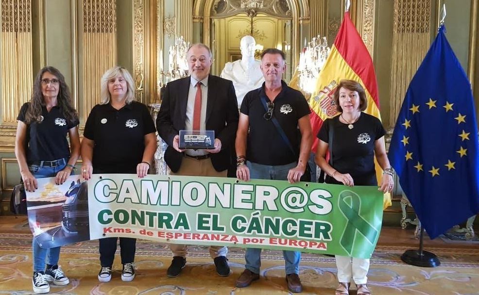 Imagen de kilómetros de esperanza por Europa de Roma a París