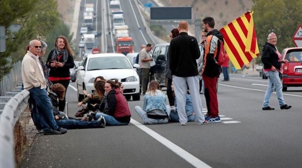Imagen de un corte de carreteras en Cataluña