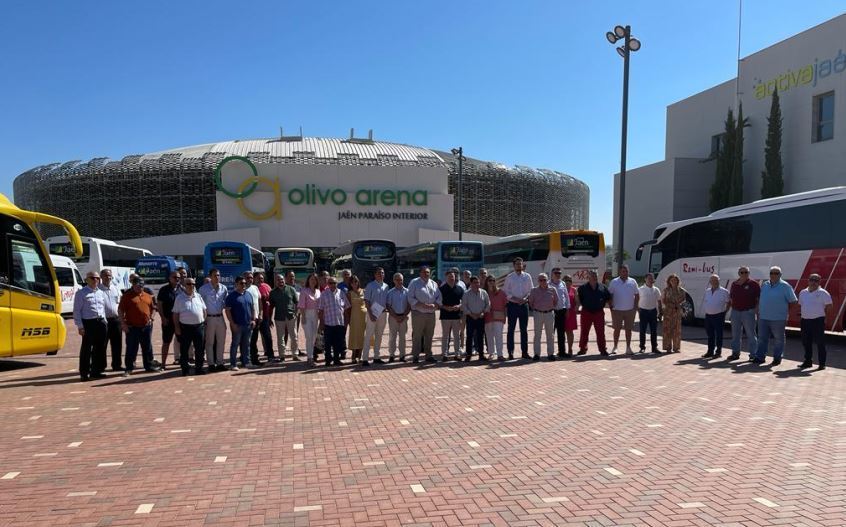 Imagen de la campaña de UNIBÚS Jaén de la Diputación de la marca Jaén paraíso interior