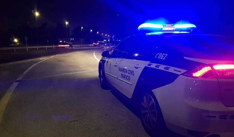 Imagen de La Guardia Civil rescató de un atasco en la A-7 a un bebé enfermo y lo trasladó al hospital