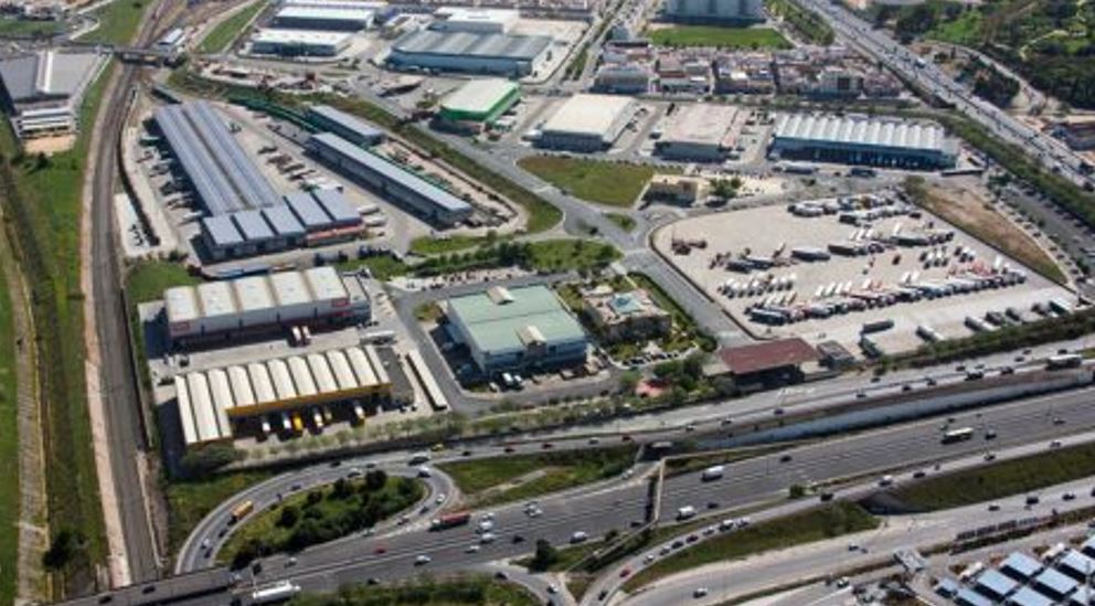 Imagen de La Junta instalará electrolineras y placas fotovoltaicas en el Área Logística de Córdoba