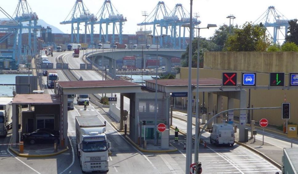 Imagen del transporte en el puerto de Algeciras