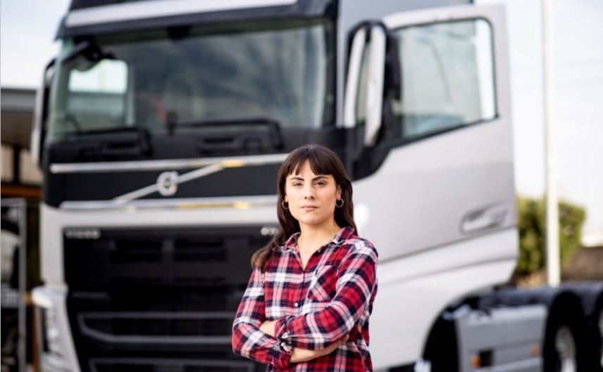 La carretera es femenina. "Camionero García" La carretera es femenina. "Camionero García"