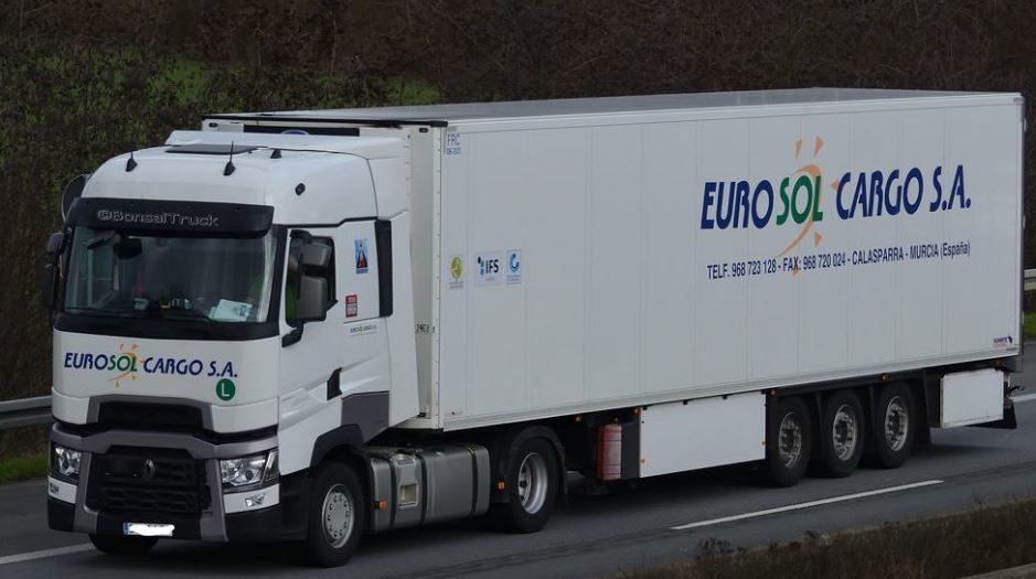 La empresa navarra Transportes Cruz compra Eurosol Cargo