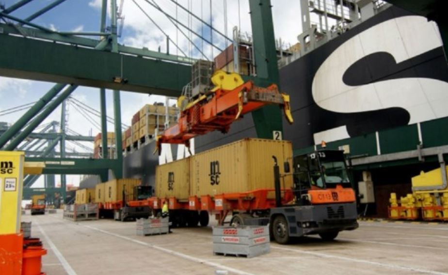 La estiba exige al Gobierno la estabilidad de los puertos