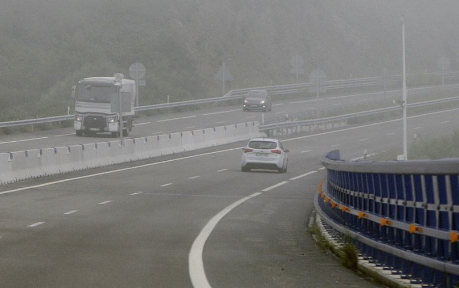 Limitada la velocidad en la A-8 en Mondoñedo a causa de la niebla