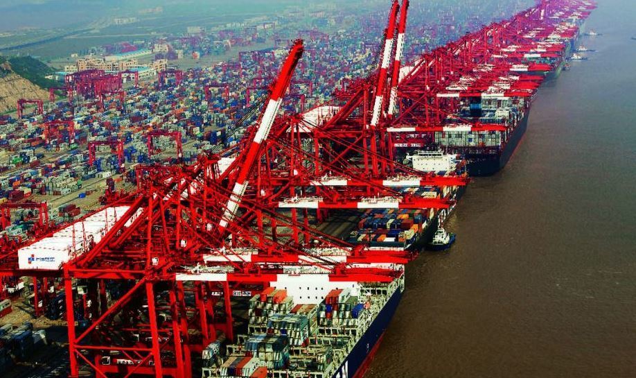 Imagen de uno de los puertos con más trafico de contendores