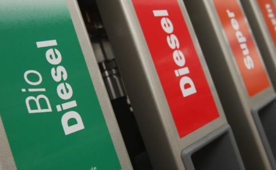 Imagen de Calviño quiere reforzar la progresividad de las ayudas y admite dificultades con la del combustible