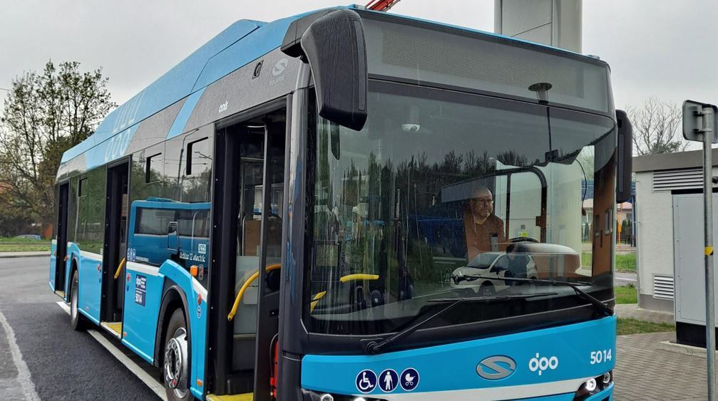 Uno de los autobuses eléctricos de Solaris en la ciudad de Ostrava