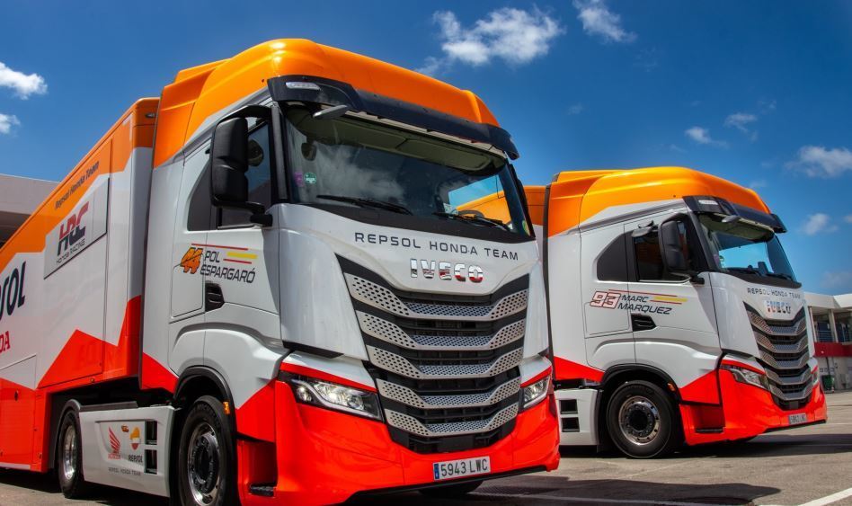 Los nuevos IVECO S-WAY renuevan dos temporadas con el equipo Repsol Honda Team de Moto GP
