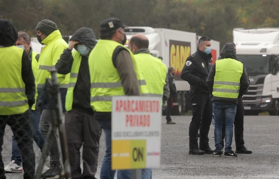 Los transportistas autónomos de Asturias podrían volver a parar si siguen trabajando "a perdidas"