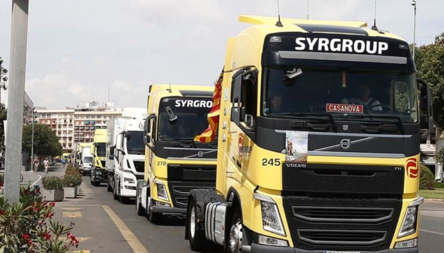 Lo transportistas valencianos donan 5.270 euros a Casa Caridad