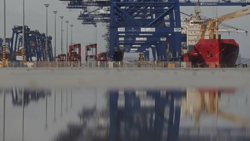 Imagen de las grúas del Puerto de Algeciras