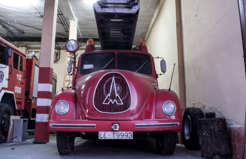 Escalera Magirus de 1963a en las instalaciones del Parque de Bomberos de León. - Foto Antonio (Archivo de los Bomberos de León)