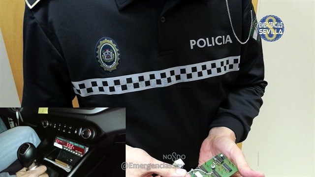 Uno de los taxímetros manipulados. Foto: Ayuntamiento de Sevilla.