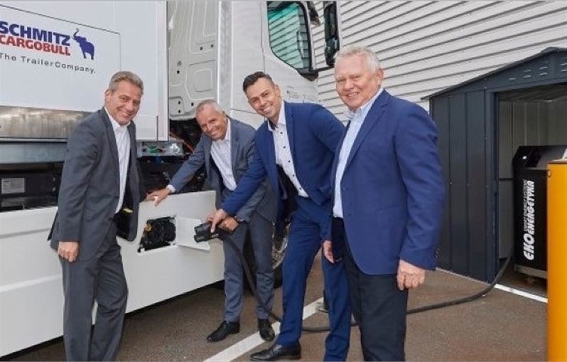 Entrega del Mercedes-Benz eActros